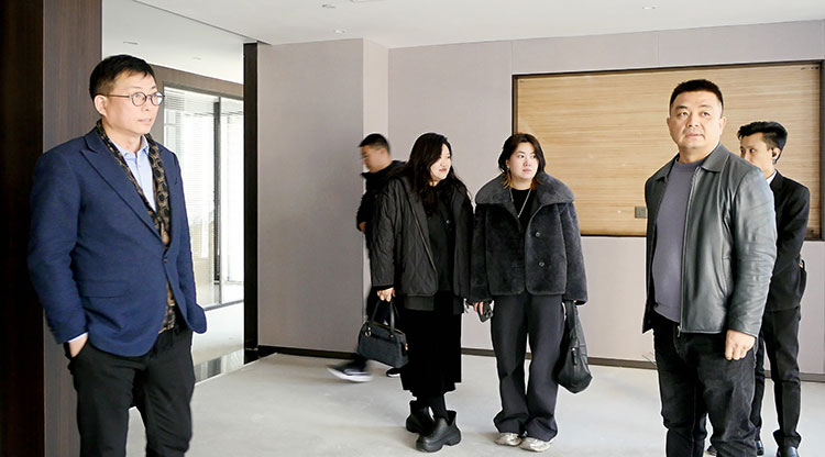 中国服装设计师协会领导莅临伟智集团检查指导工作 第 5 张