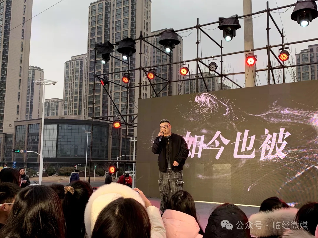 孤独诗人新专辑《不渡众生苦》发布会盛大开启，众多媒体聚焦 第 2 张