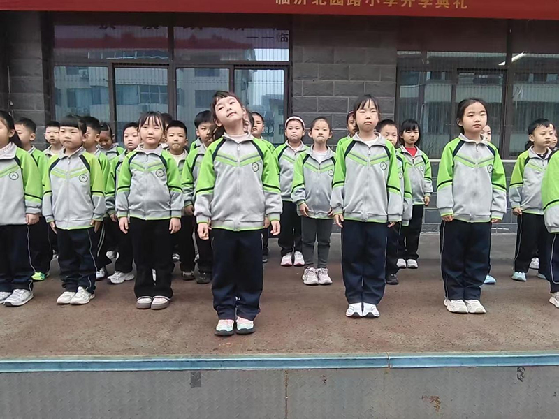清明不止追思，让敬意化成前行的力量