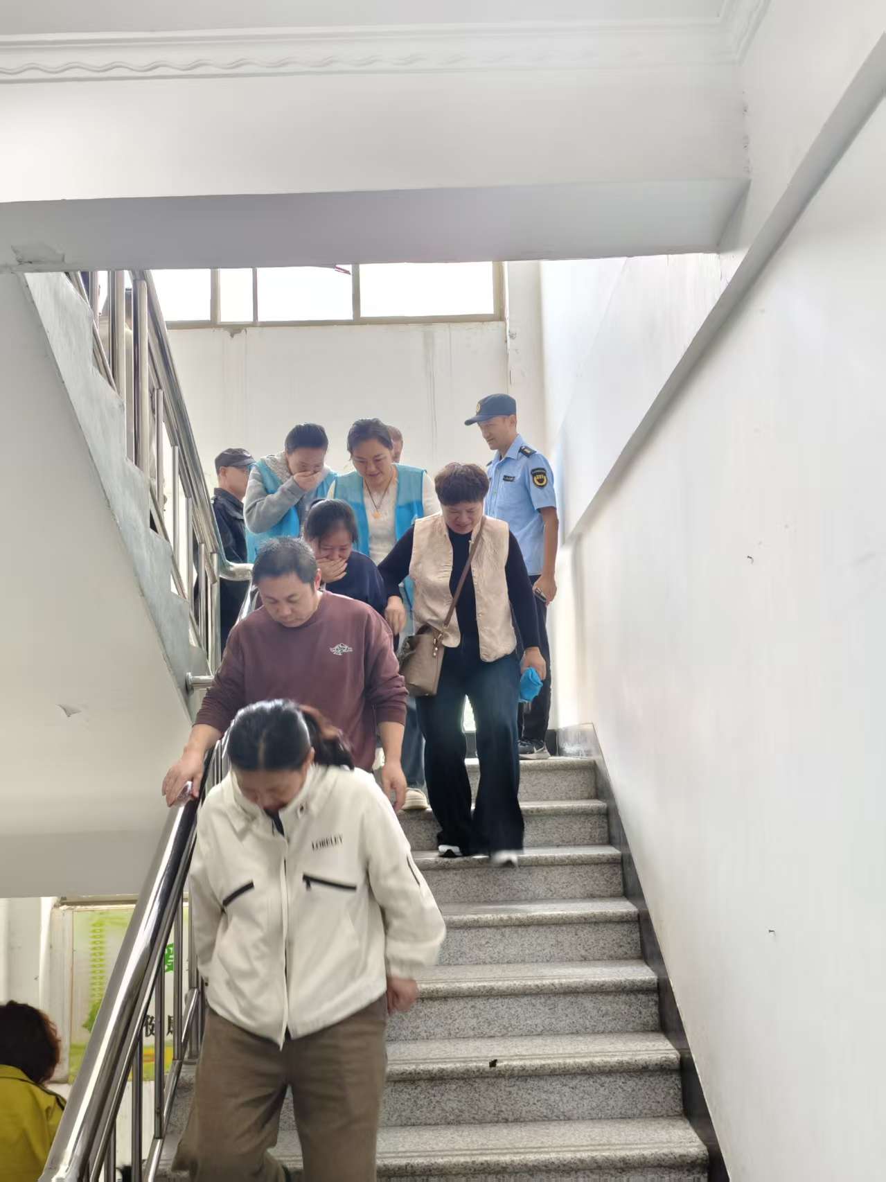 筑牢安全防线 实战提升技能——后十社区成功开展消防安全演练